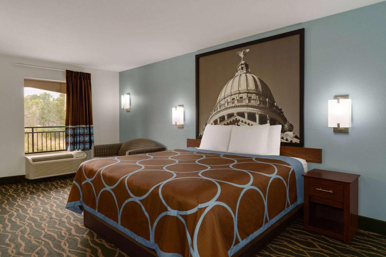 Super 8 By Wyndham Pearl/jackson/east Hotel